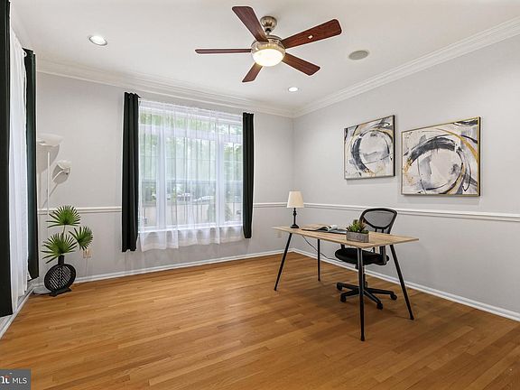 4th image of 20 Cambridge Ct