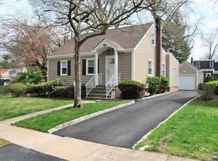 38 Beverly Pl, Bergenfield, NJ 07621