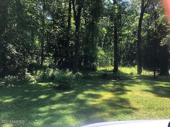 5th image of 68873 S Shore Dr