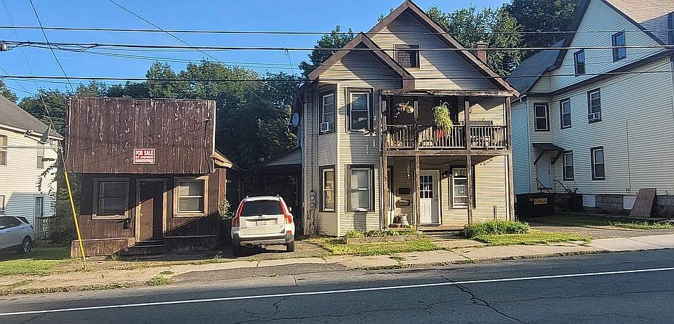 2nd image of 427-429 W Main St