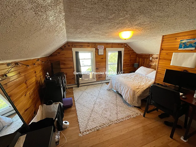 240 Charles St #2 — Photo 1