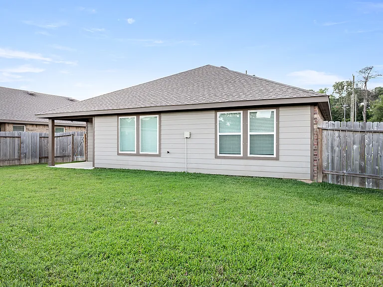 6715 Riplee St — Photo 14