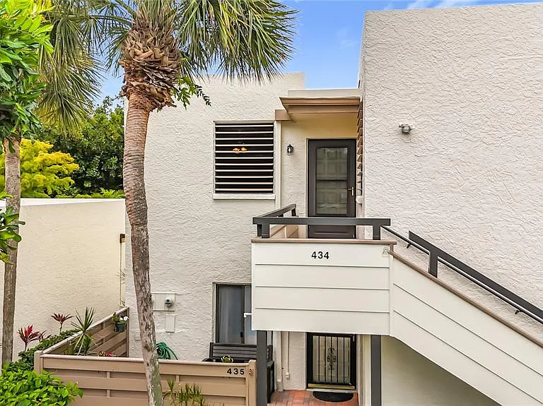434 Palm Tree Dr #434 — Photo 4