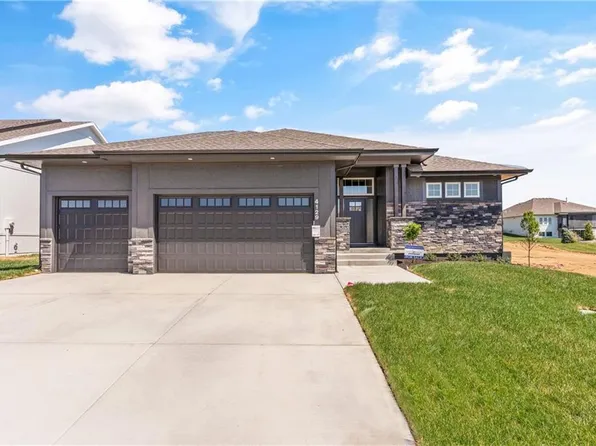4129 NE Dearborn Ln, Lees Summit, MO 64064
