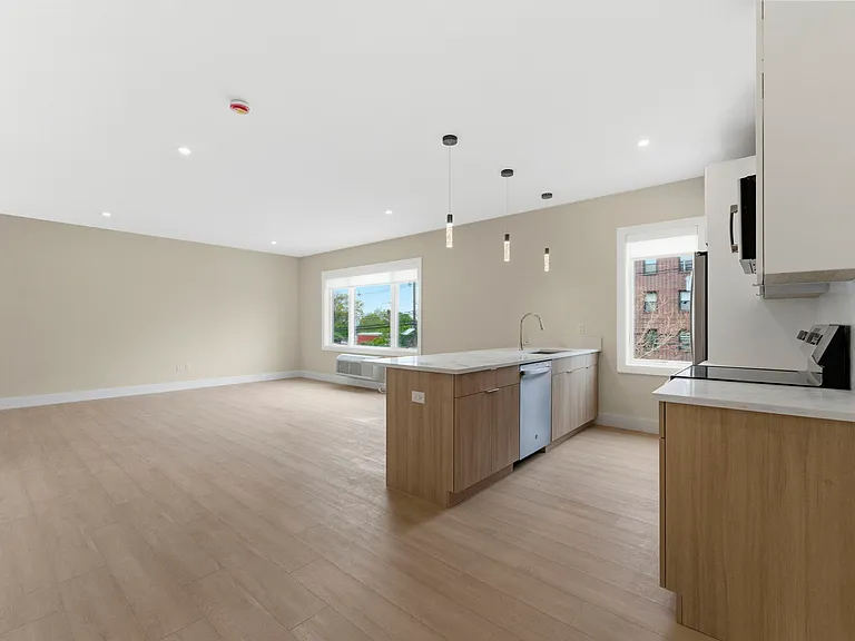 850 Broad Ave #B — Photo 8