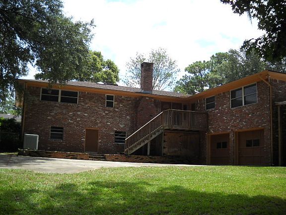 2nd image of 936 Parkridge Cir W