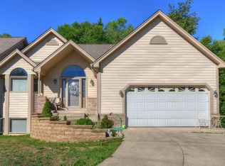 19165 Hi View Dr, Brookfield, WI 53045