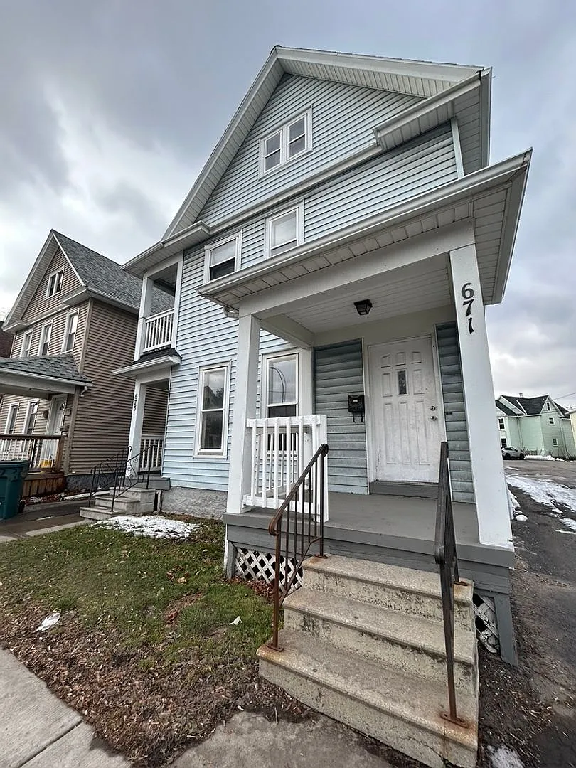 671-673 S. Goodman St — Photo 1