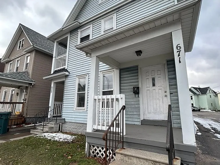 671-673 S Goodman St S — Photo 1