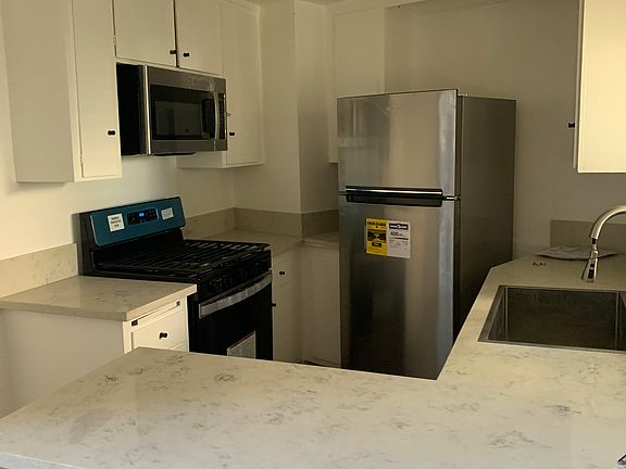 5th image of 3636 Redondo Beach Blvd #A