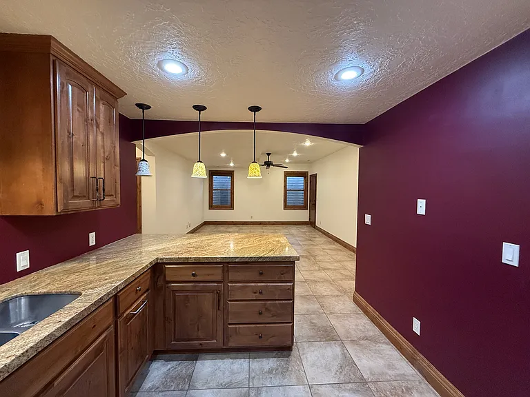 6819 S Greenfield Way — Photo 8