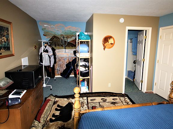 4th image of 280 W Main St