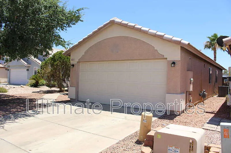3 bed, 2.0 bath, 1234 sqft, $2,195 — Photo 3
