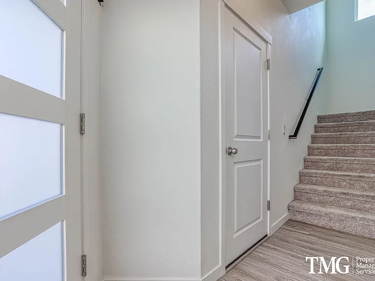 6853 N Montgomery Cir — Photo 7