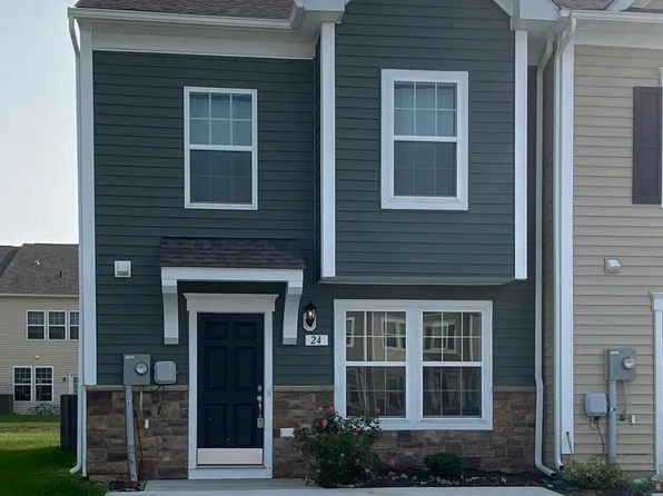 24 Healey Ct, Bunker Hill, WV 25413