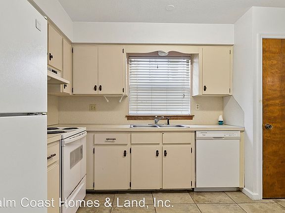 5th image of 940 Coachlight Ln