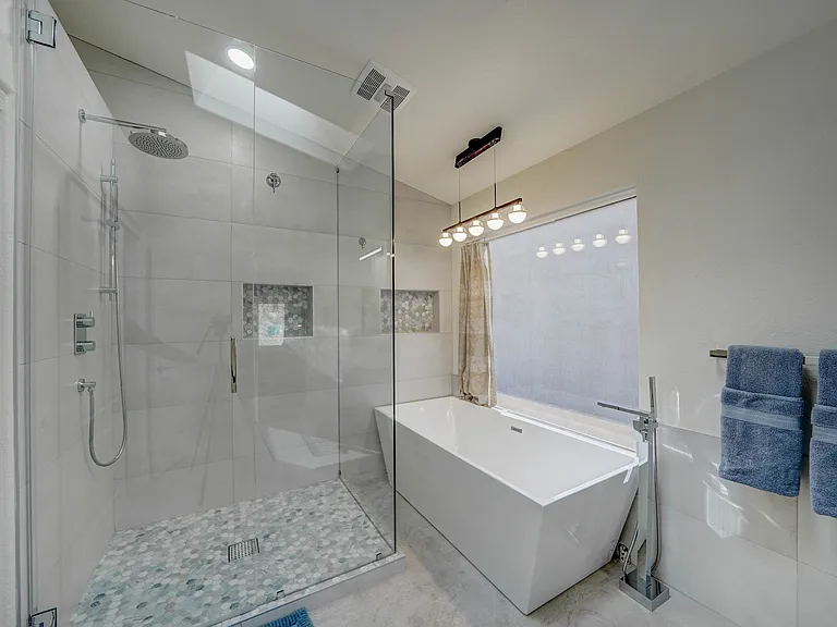 820 E Mountain Sage Dr — Photo 14