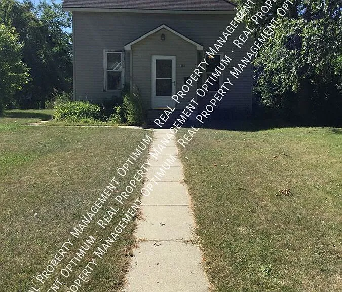 1114 Hawthorne St — Photo 1