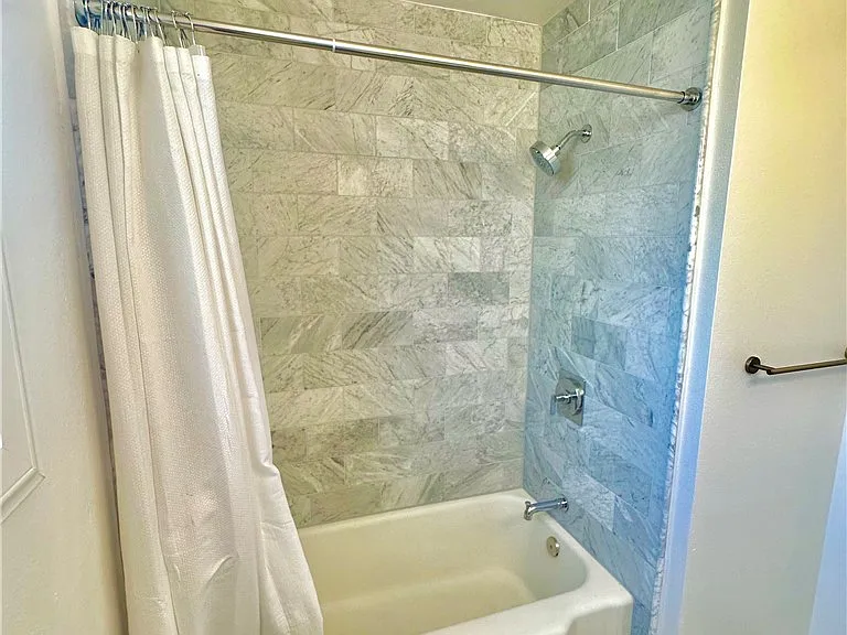 12735 Fairford Ave #12735 — Photo 23