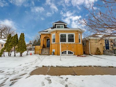 8028 Tripp Ave, Skokie, IL, 60076