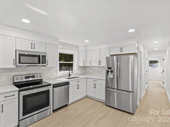 2120 Hartford Dr, Gastonia, NC 28052