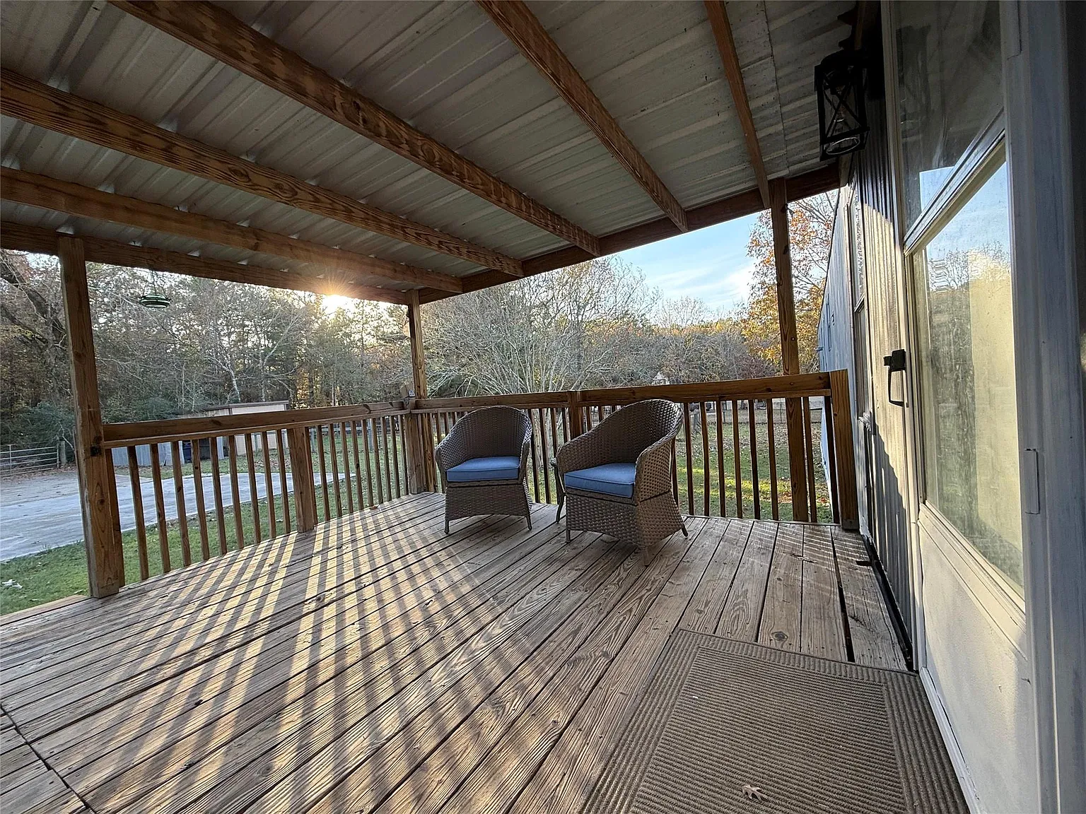 3 bed, 2.0 bath, 1368 sqft, $1,975 — Photo 1