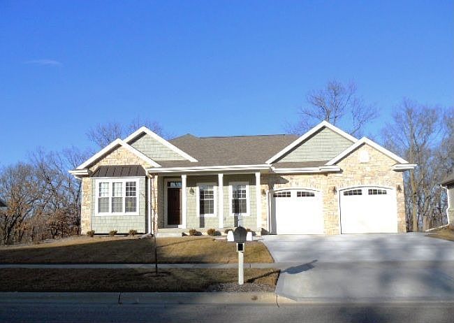 1st image of 5644 Old Oak Dr