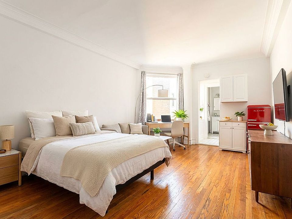 1st image of 136 E 36th St APT 5E