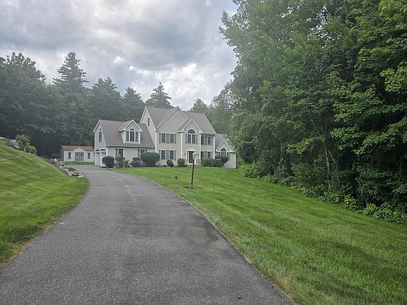 3rd image of 1049 Bridge Street