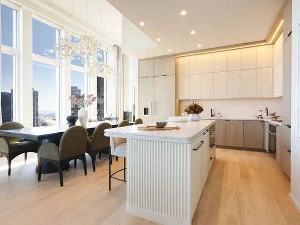 249 East 62nd Street image 4 of 30