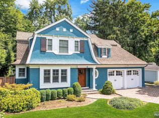 10 Myrtle Ave, Demarest, NJ 07627