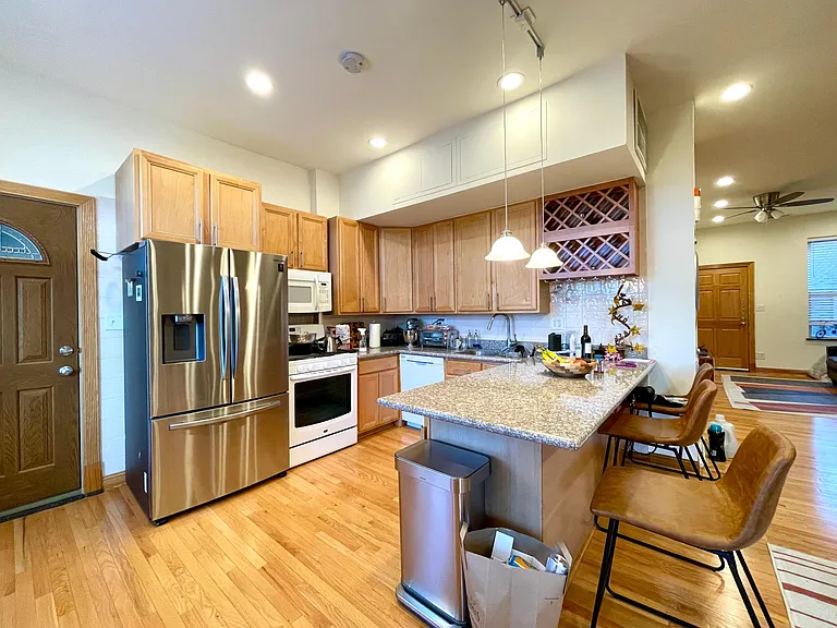 2336 W Augusta Blvd #3R — Photo 5