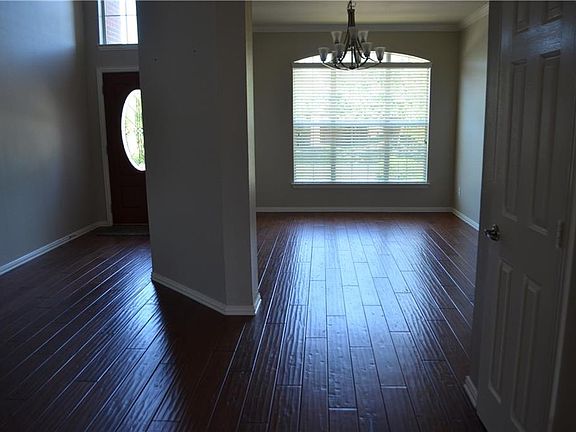 4th image of 11727 Stephenville Dr