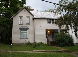 318 1st Ave, Baraboo, WI 53913