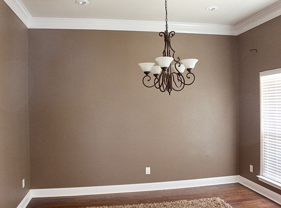 3rd image of 32 E Harvard Cir