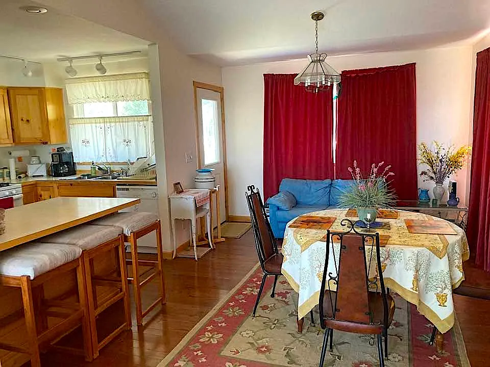 2 bed, 1200 sqft, $1,500 — Photo 2