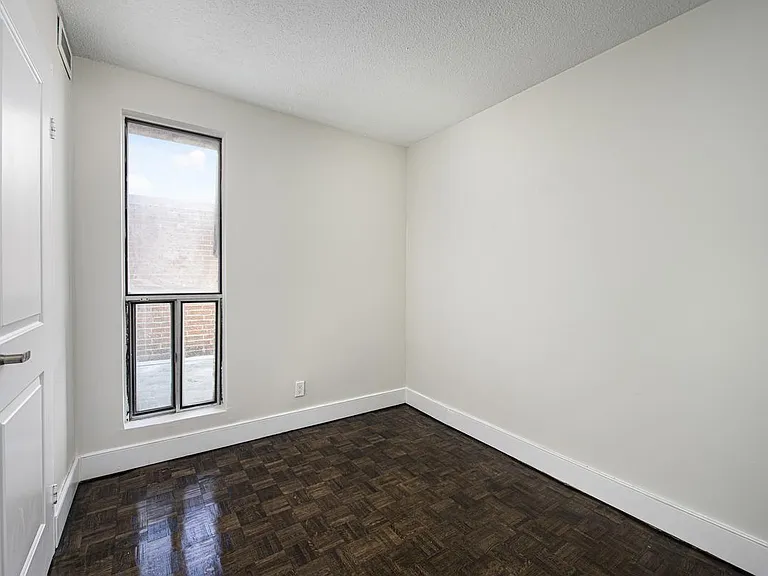 7230 Darcel Ave #365 — Photo 23