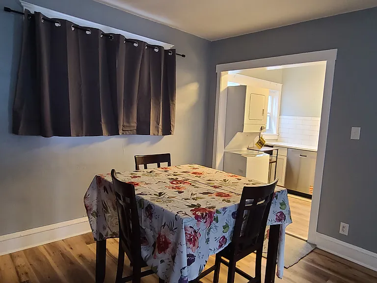 210 Long Ln — Photo 12