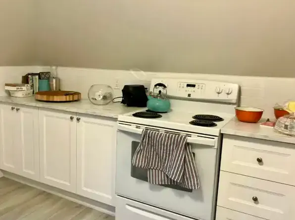 67 Queen St S #1A, Hamilton, ON L8P 3R6