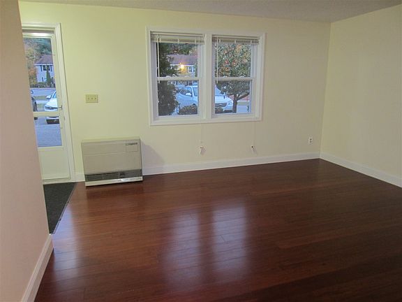 5th image of 1025 S Mammoth Rd APT 6