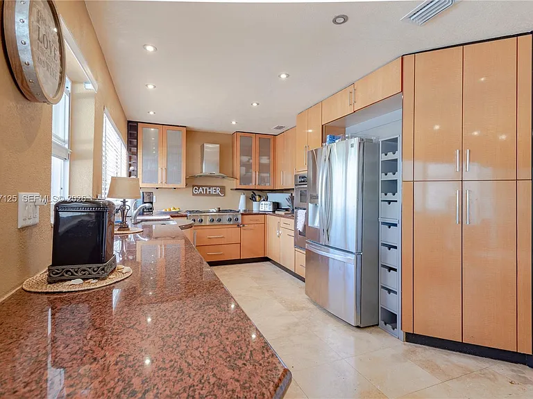 2908 Bayview Dr — Photo 10