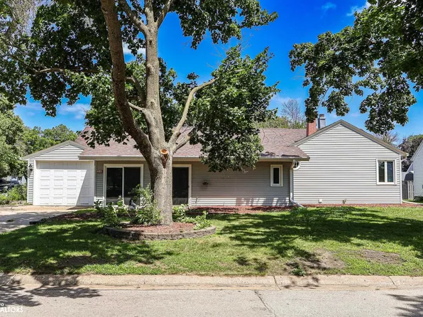 14 Rainbow Dr, Humboldt, IA 50548