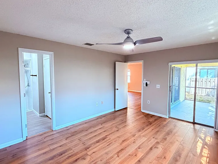 10609 Wyndcliff Dr — Photo 14