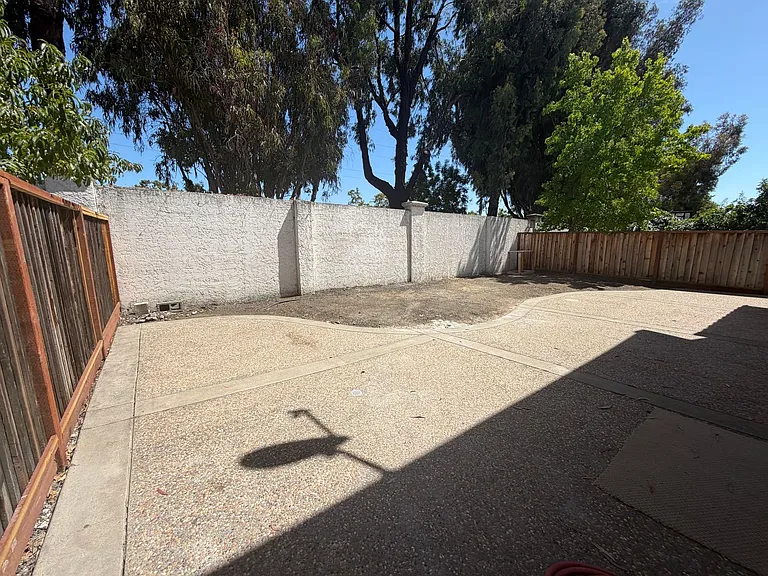 120 Mahogany Ln — Photo 11