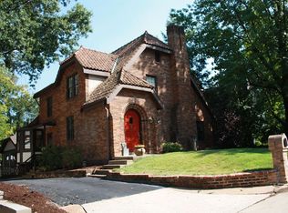 39 Sweetbriar Ln, Saint Louis, MO 63122