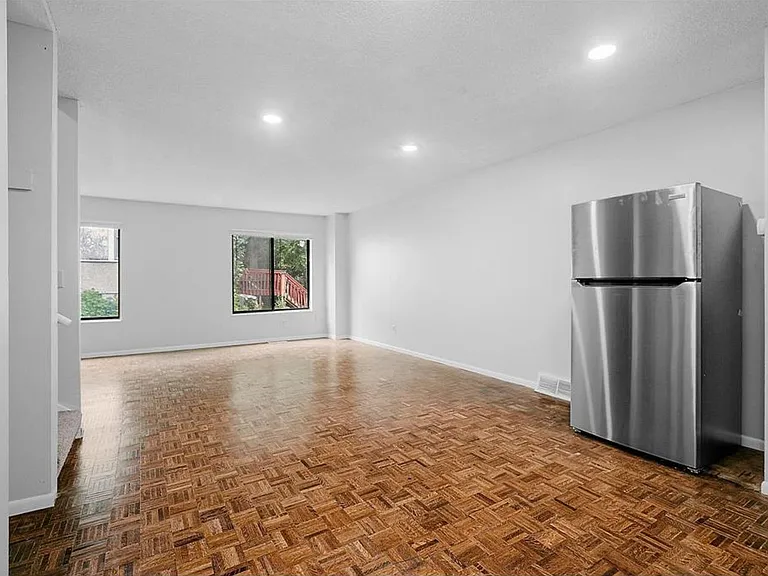 Van Cleve Townhomes — Photo 9