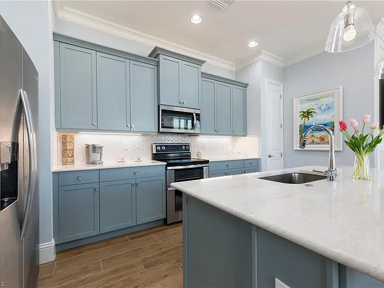 7270 Saona Ct — Photo 6