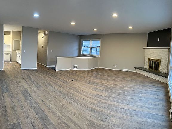 3rd image of 2538 W Columbine Ln