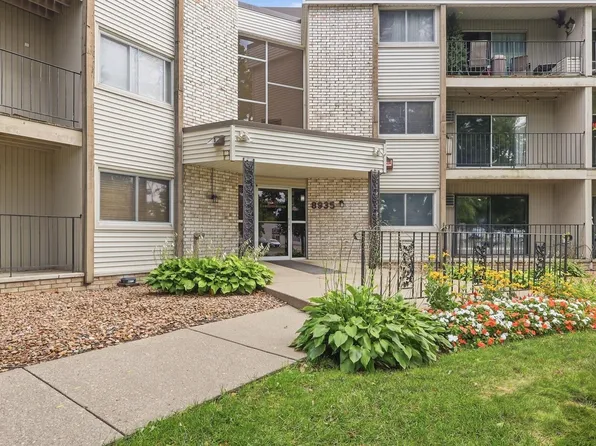 8935 Old Cedar Ave S APT 214, Bloomington, MN 55425