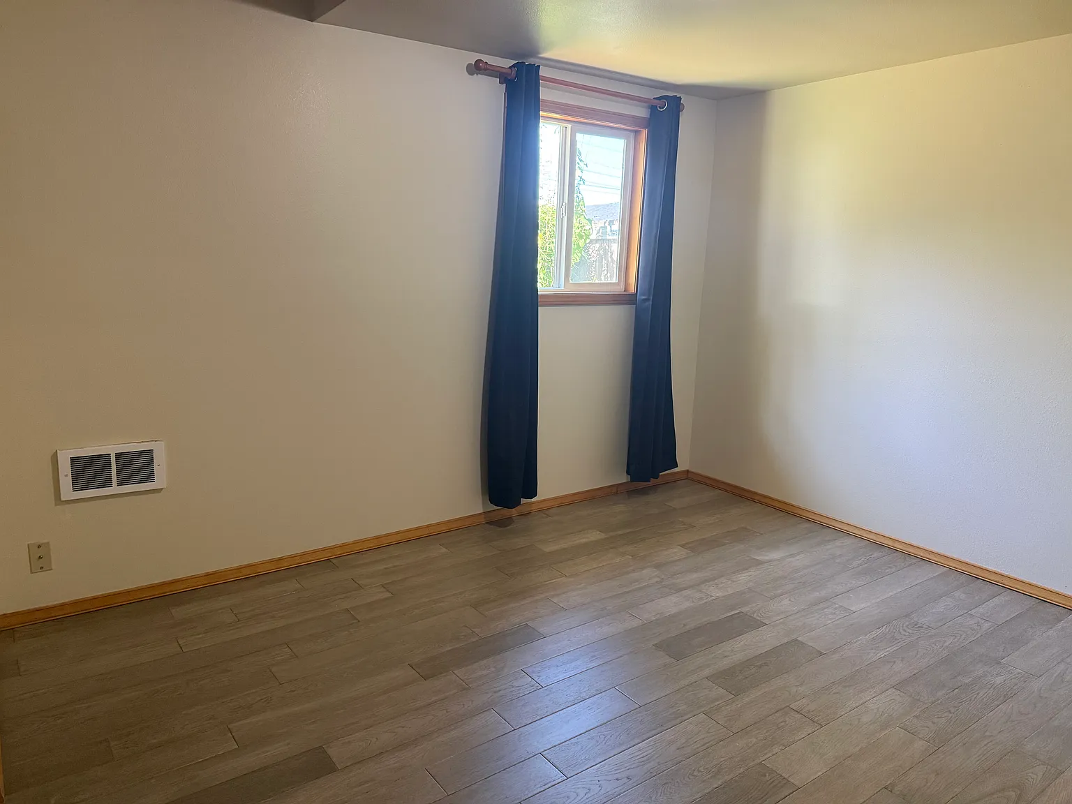 1 bed, 900 sqft, $2,000 — Photo 4